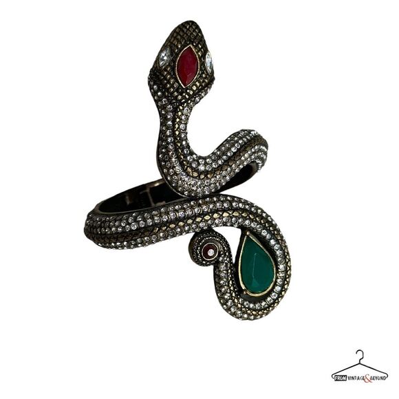 Show Stopping Snake Cuff - Picture 9 of 11